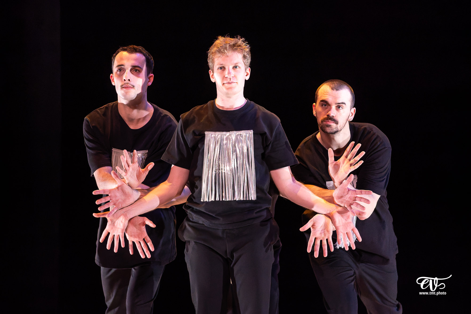 A4 (COMME LA FEUILLE) CIE CHICOS MAMBO